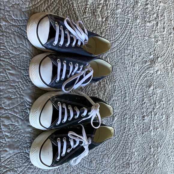 Two pair size 10 Converse - Picture 1 of 9